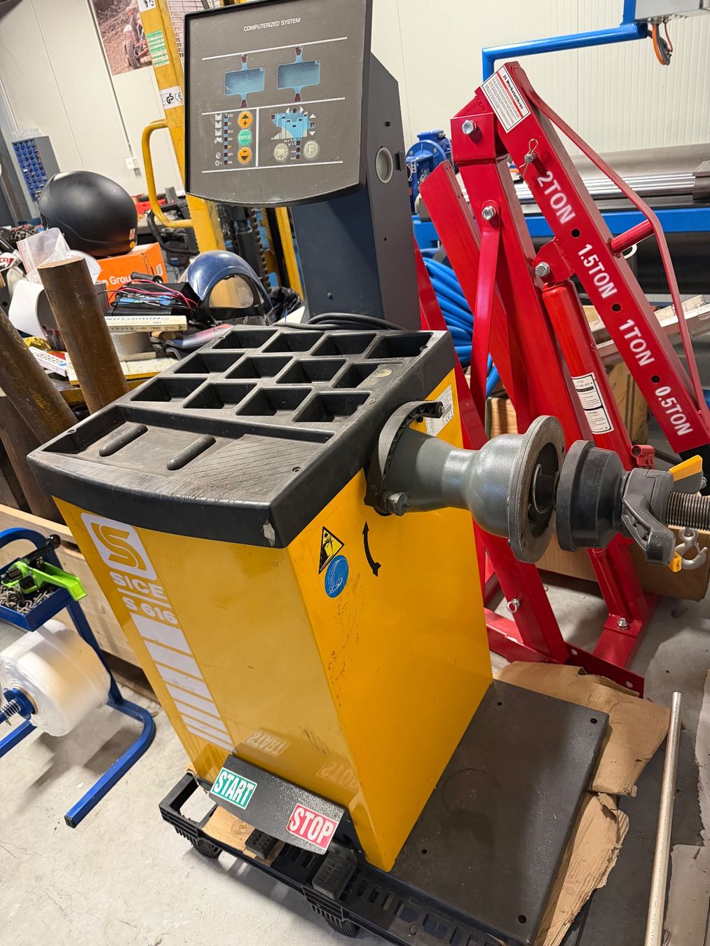 Tutte le macchine: Équilibreuse de roues SICE S 616 machine professionnelle – Usato da Bouveret venduto da saki03 1