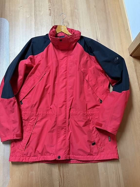 Jacken: Mammut Jacke – Gebraucht aus Schüpfheim von pepper03