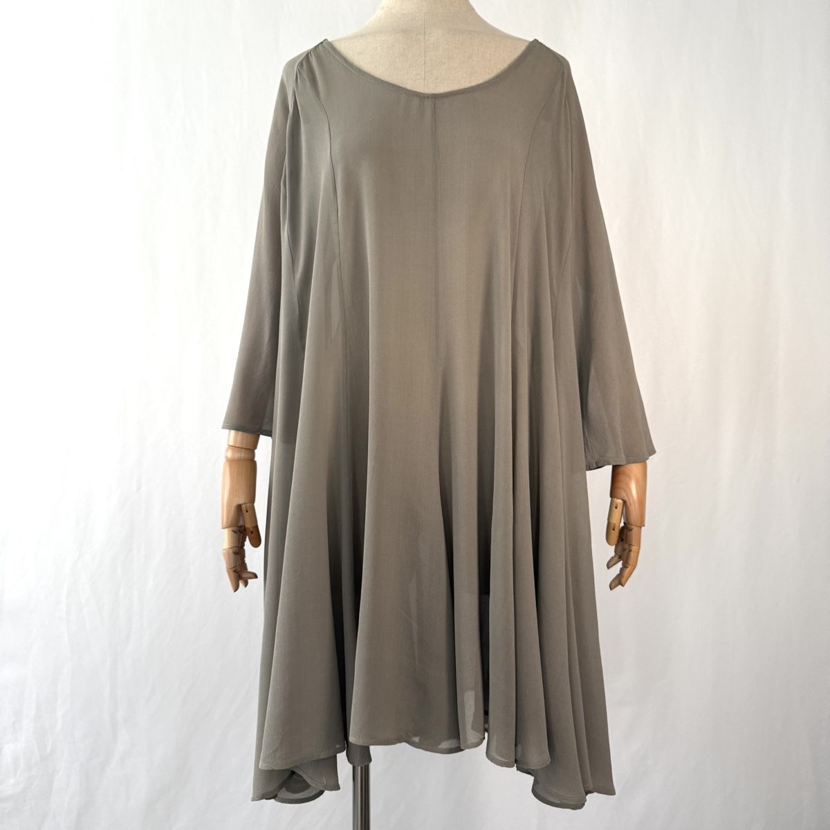 Kleider: PRIVATSACHEN Silk Dress – Neu (gemäss Beschreibung) aus Emmen von Avviivva_Com2023