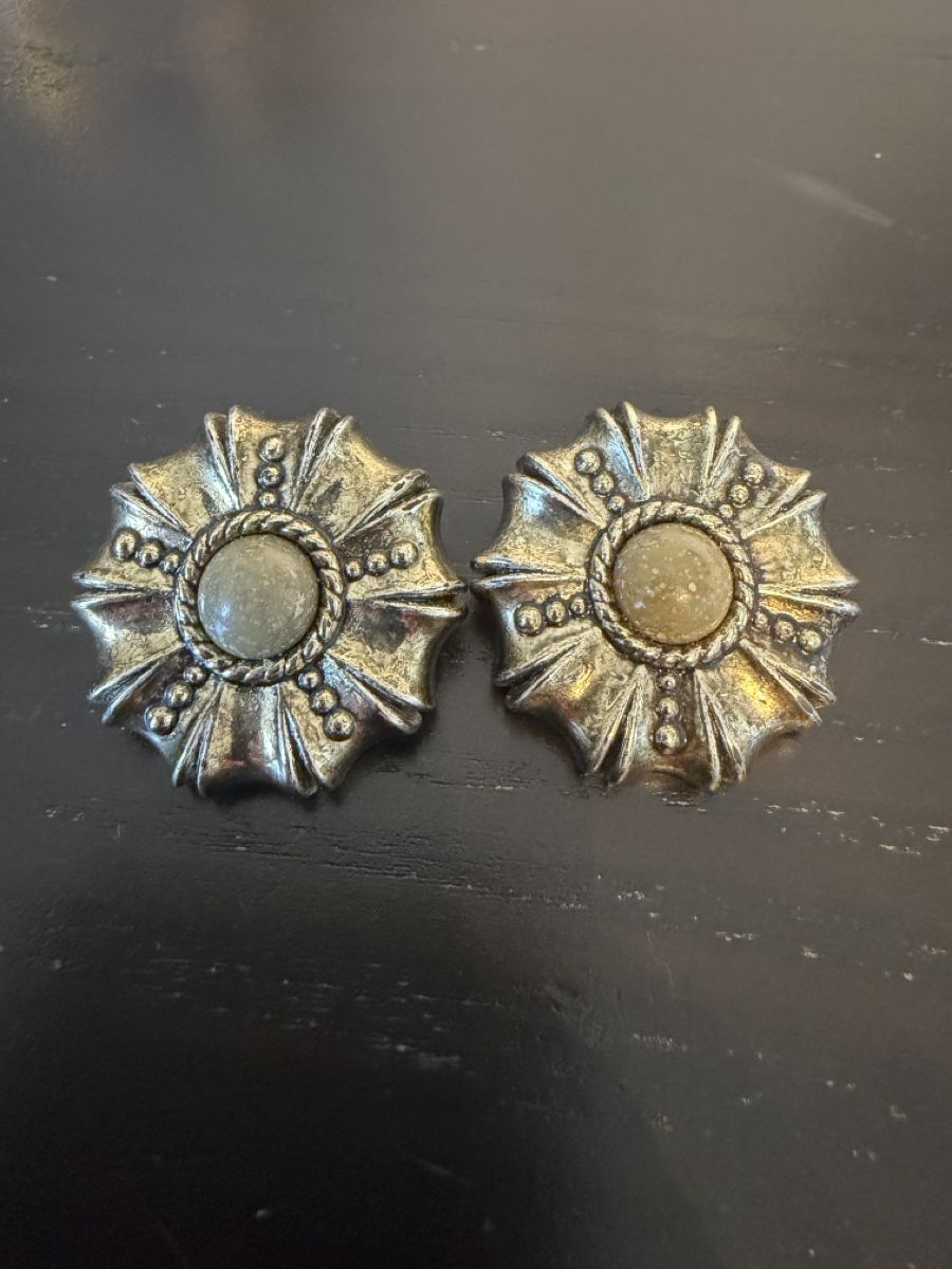 Orecchini pendenti & Orecchini a lobo: Vintage Ohrclips, oder Brosche silberfarben – Usato da Widnau venduto da kustercarmen 2