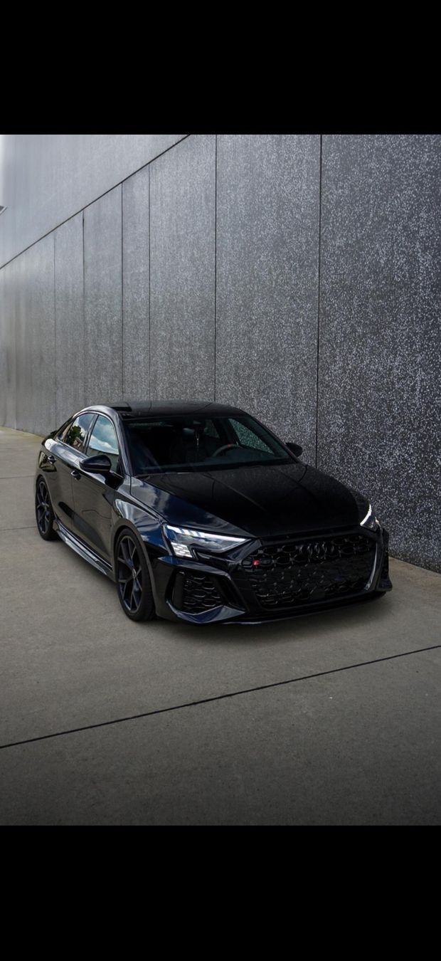 Audi Autos: Audi RS3 Sedan – D'occasion à Aarau Rohr par AlainZ