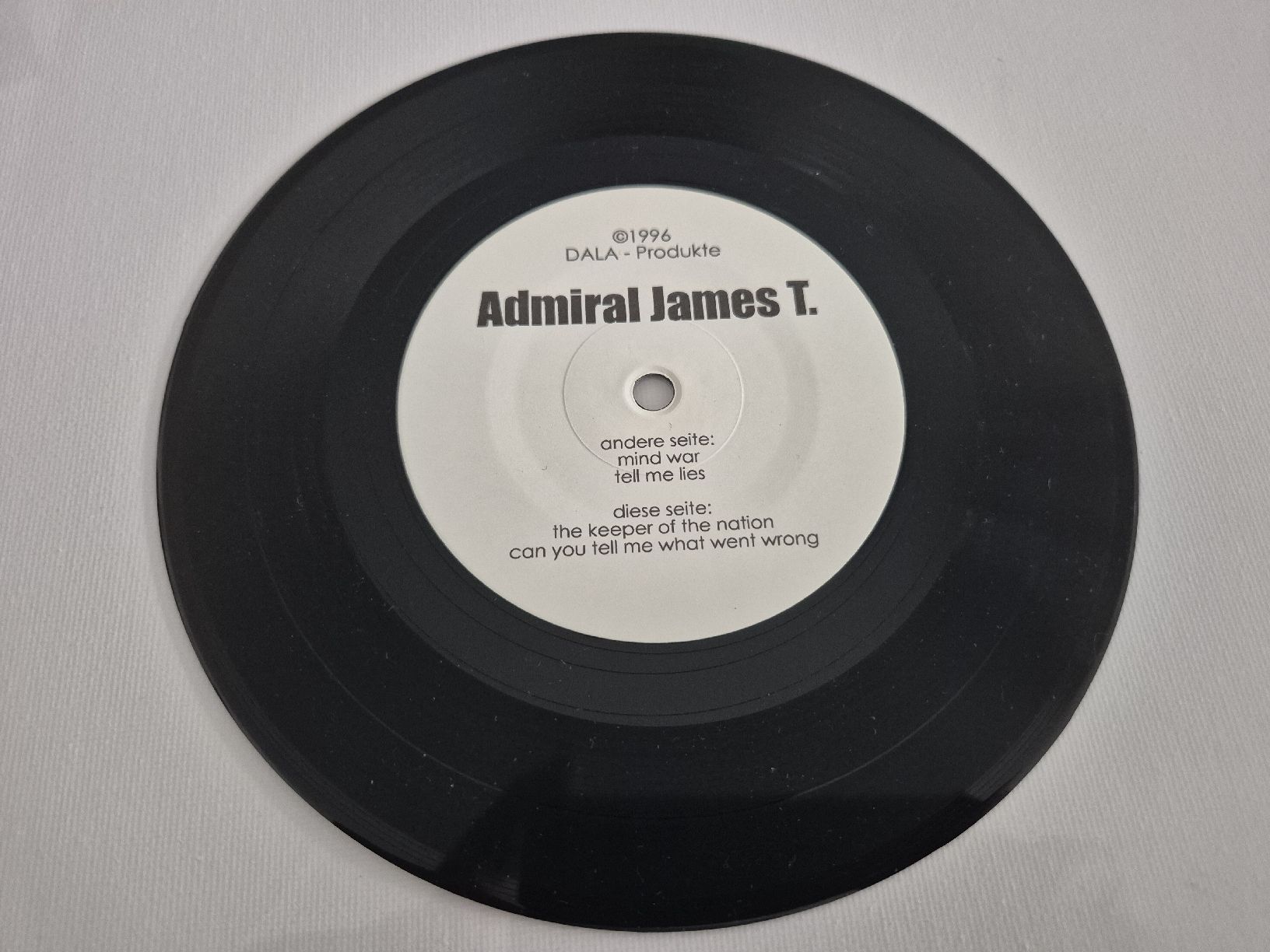 Dischi in vinile: Admiral James -  T. Mind War ...Single 7 , CH – Nuovo (secondo la descrizione) da Uster venduto da newwave0 3