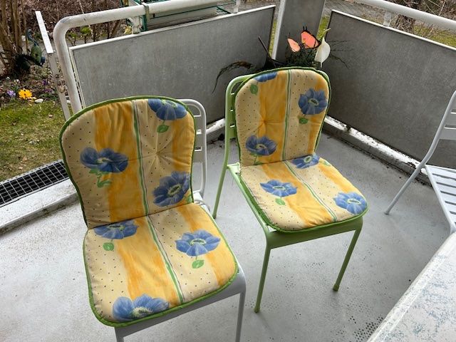 Balkontisch klappbar mit 6 Stühlen und 8 Auflagekissen Kaufen auf Ricardo