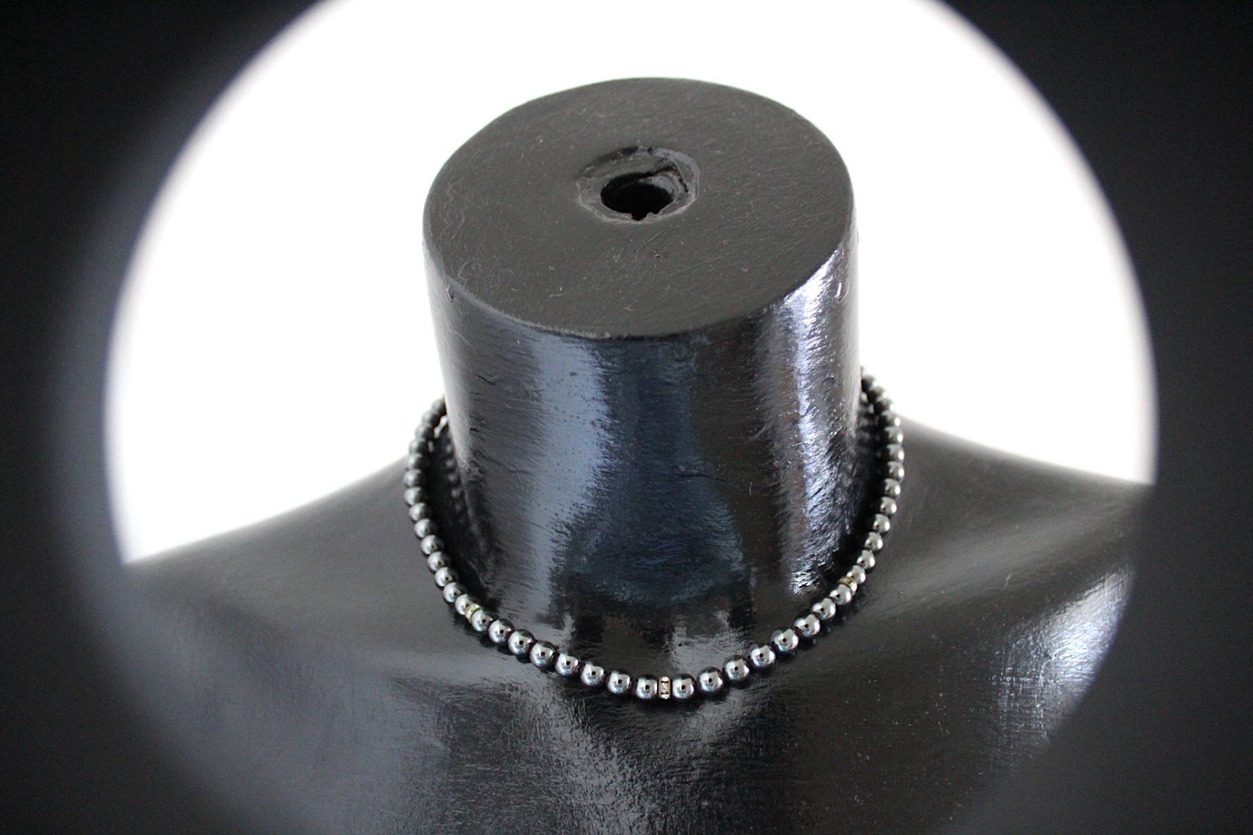 Catenine: Vintage Hämatit Perlen Kette mit Strassstein module – Usato da Locarno venduto da madame-tus-sauds