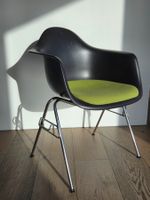 Eames / Vitra Plastic Armchair