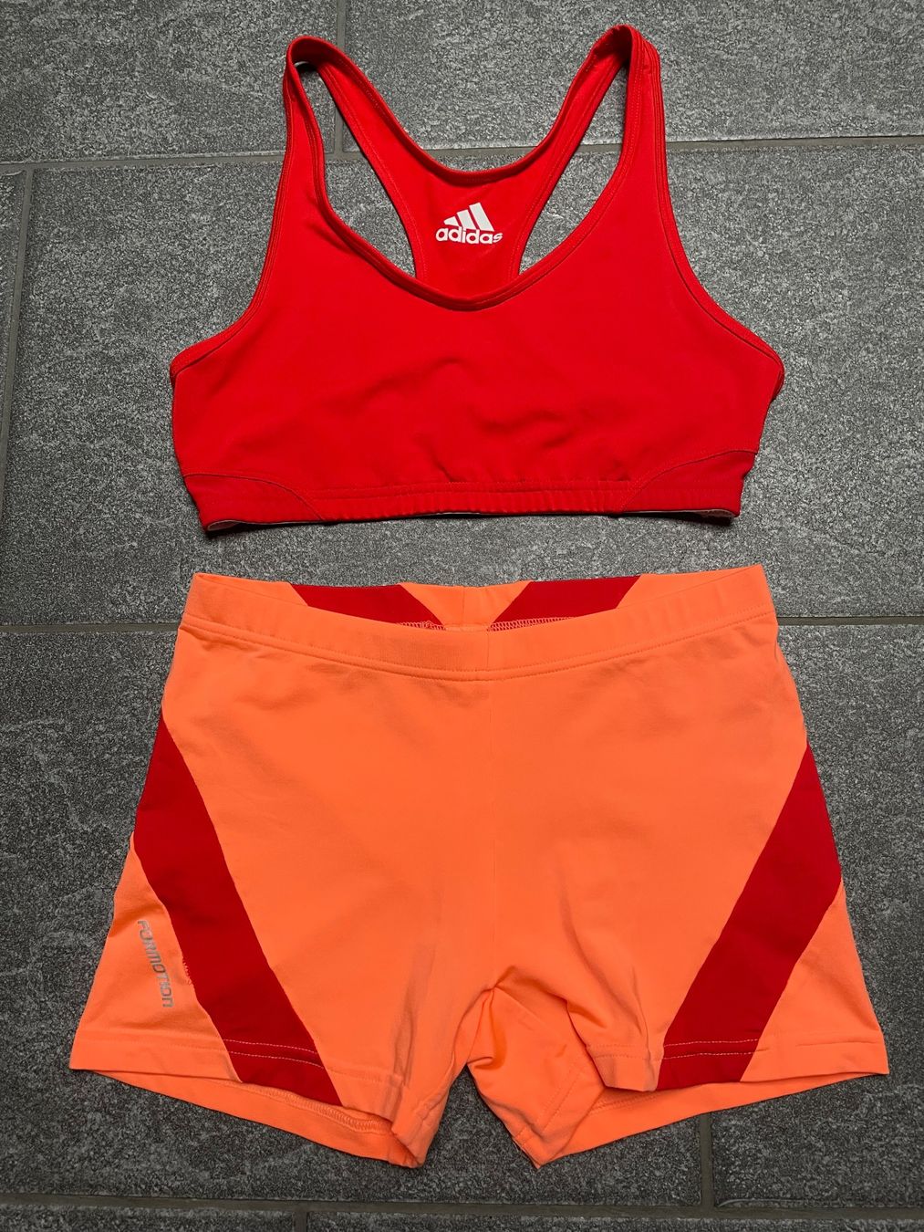 Adidas Vestiti: Adidas Tenniskleid Gr 38 – Nuovo (secondo la descrizione) da Niederbipp venduto da Rosamunde44 2