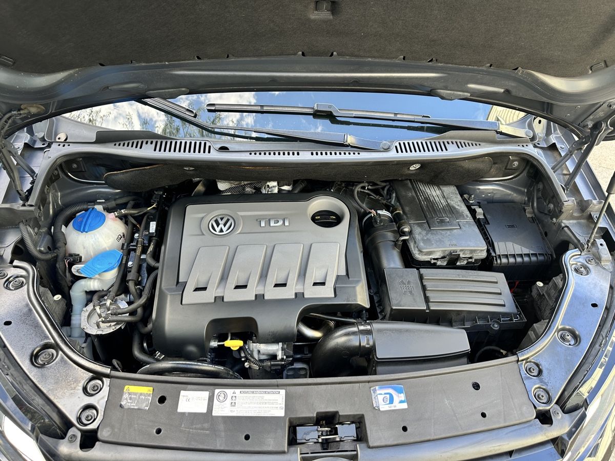 VW Automobili: VW Touran 2.0 Tdi frisch ab MFK – Usato da Fällanden venduto da May-bach 9