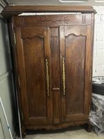 Armoire ancienne en bois massif de cerisier