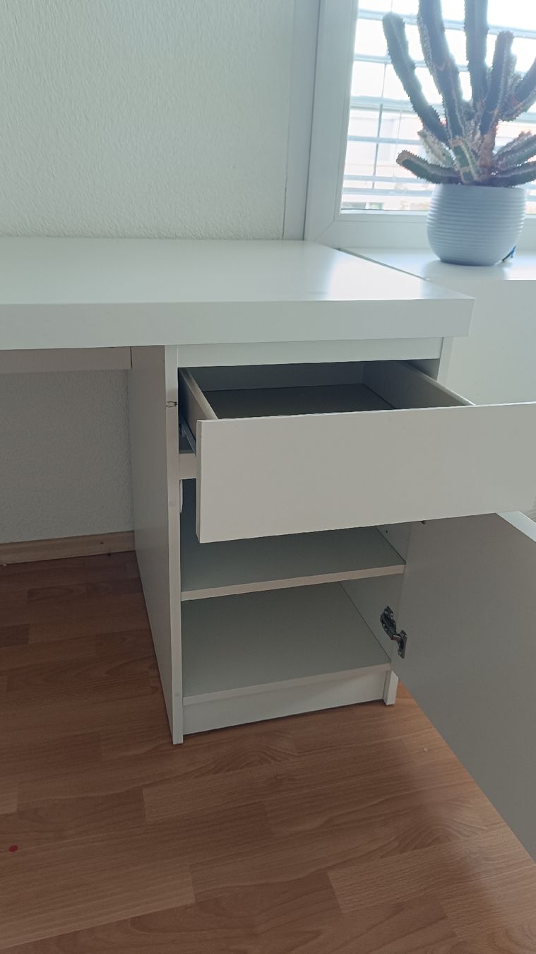Bureaux: IKEA MALM Schreibtisch weiß 140x65 cm – D'occasion à Zürich par westmister 3