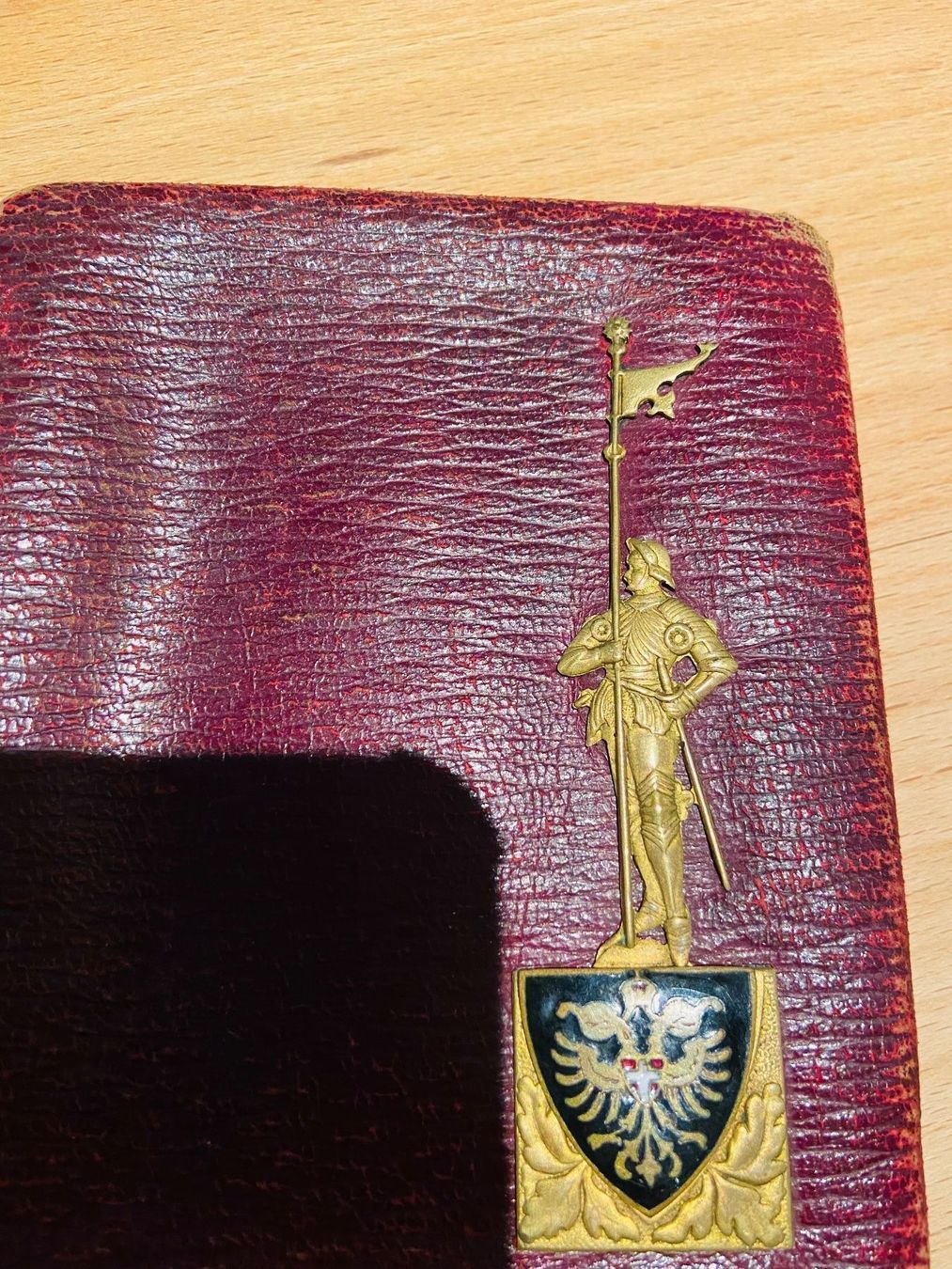 Altro in  Abbigliamento & Accessori: Antikes Etui Baseler Männerchor Wien 1908 – Usato da Gipf-Oberfrick venduto da Iberico 6