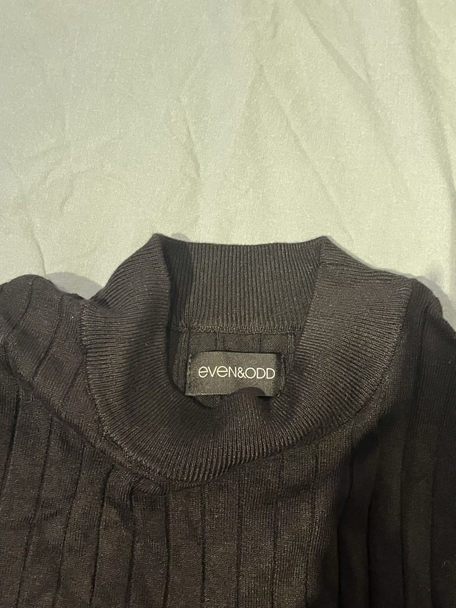 Pullover & Sweatshirts: Schwarzer Rippenpullover, Even&Odd, Grösse S – Gebraucht aus Schaffhausen von Chiara_123 1