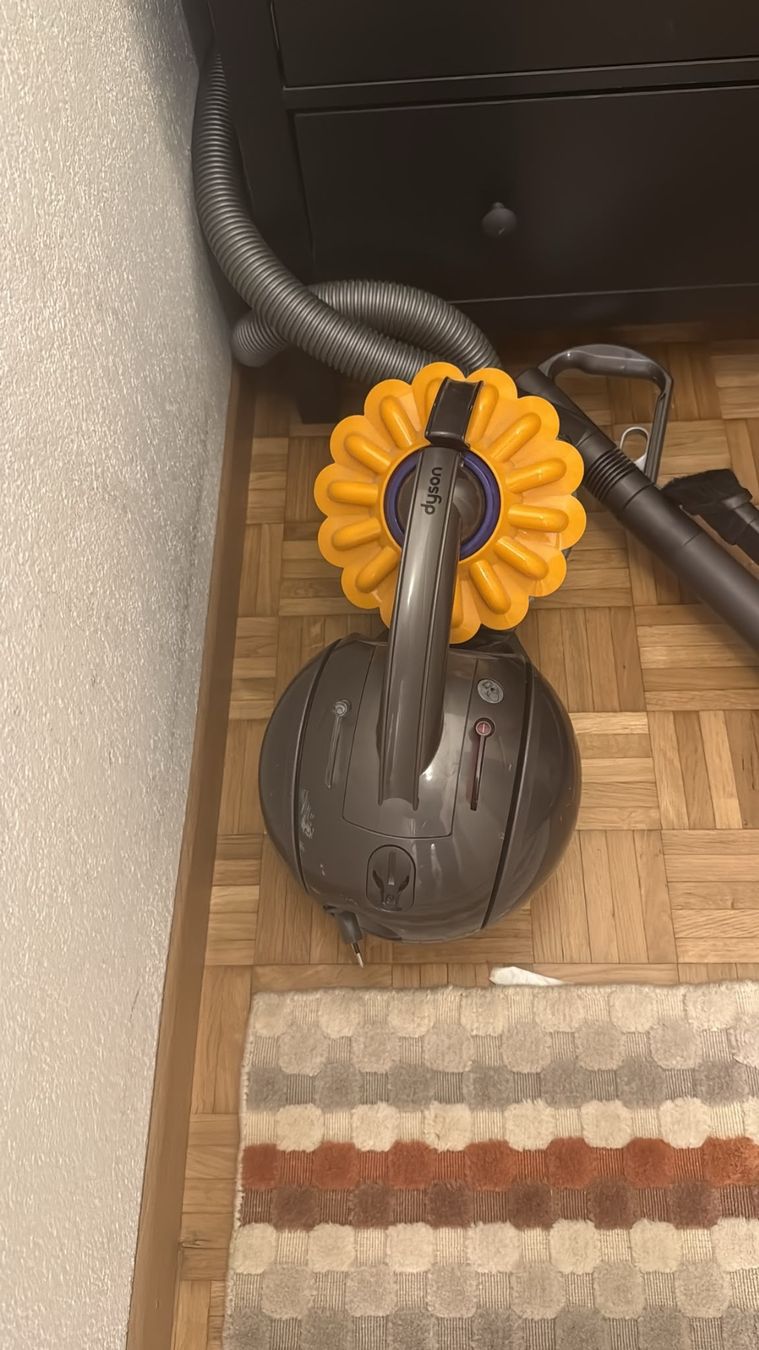 Dyson Aspirapolveri & Accessori: DYSON STAUBSAUGER – Usato da Dällikon venduto da oez_gcw6 7