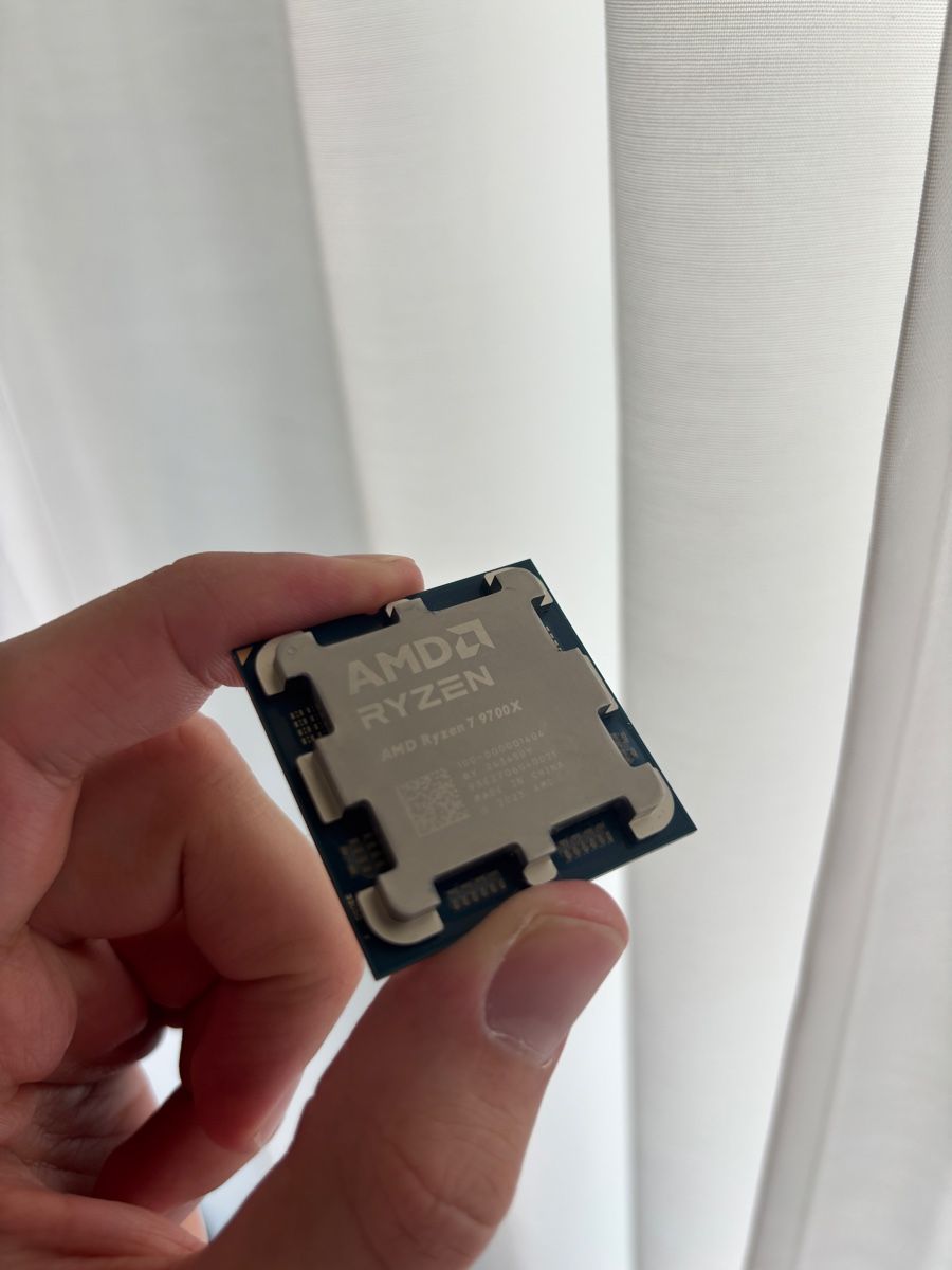 Amd Composants électroniques: AMD Ryzen 7 9700X Prozessor gebraucht – D'occasion à Basel par mra_h6wg 4