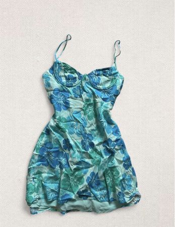 Kleid geblümt blau-türkis Grösse S guter Zustand
