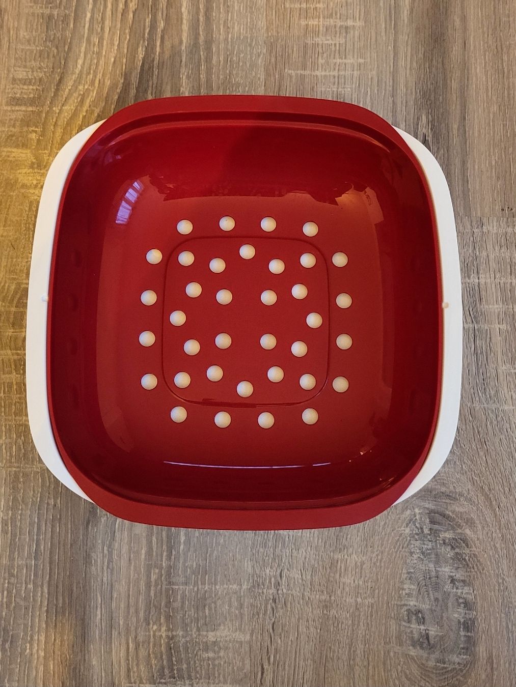 Tupperware Contenitori & Simili: égouttoir Tuperware + 2 récipients silicone pour micro-onde – Usato da Plagne venduto da pnz75 1