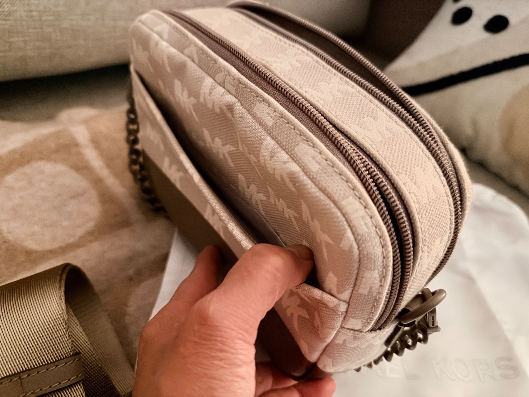 Michael Kors Borse da donna: Michael Kors Tasche – Nuovo (secondo la descrizione) da Genève venduto da mar_g5r2 6
