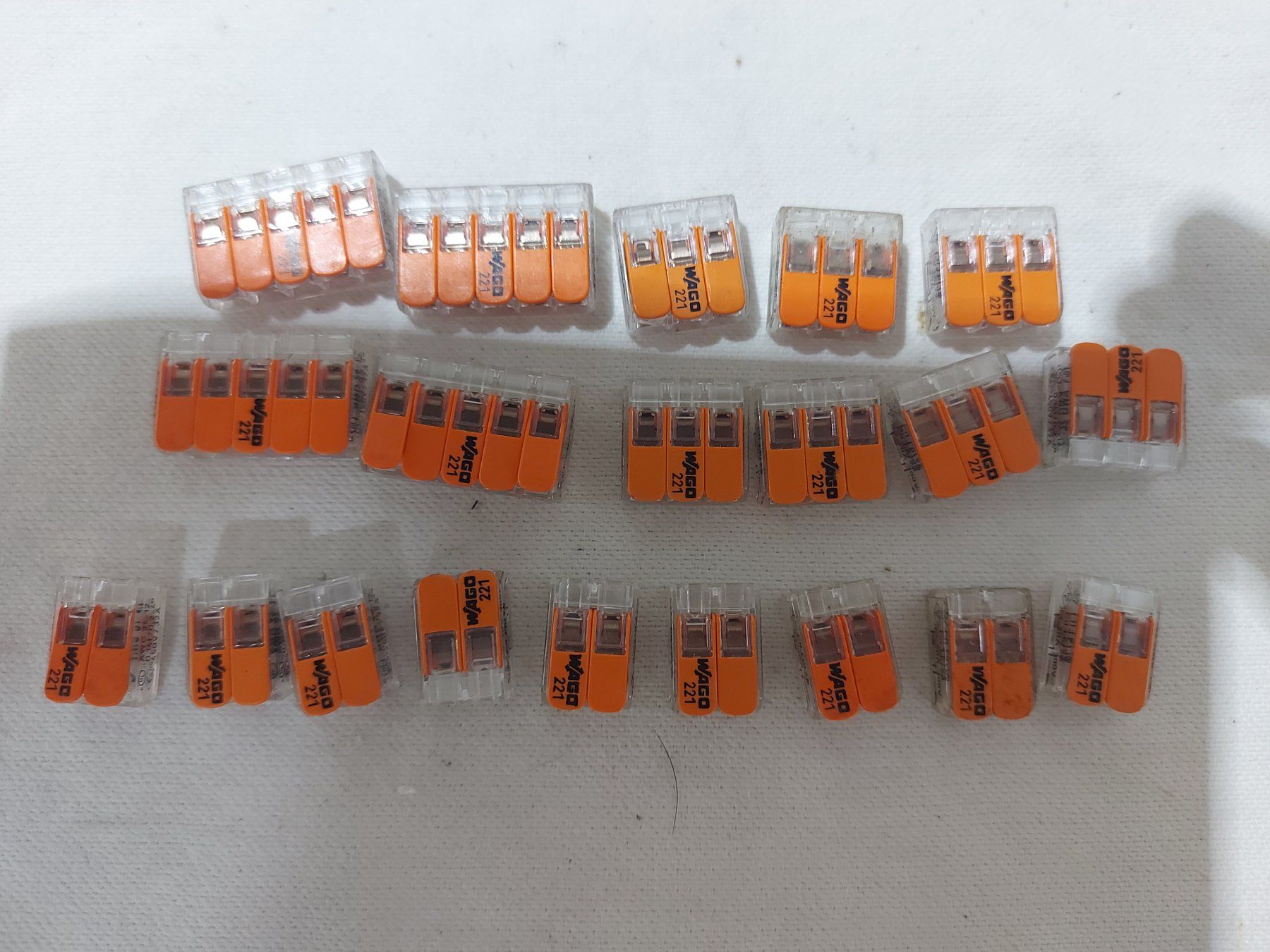 Componenti elettronici: WAGO Klemmen 221 SET mit 20 Stück – Usato da Rheinau venduto da profitronic.shop 5