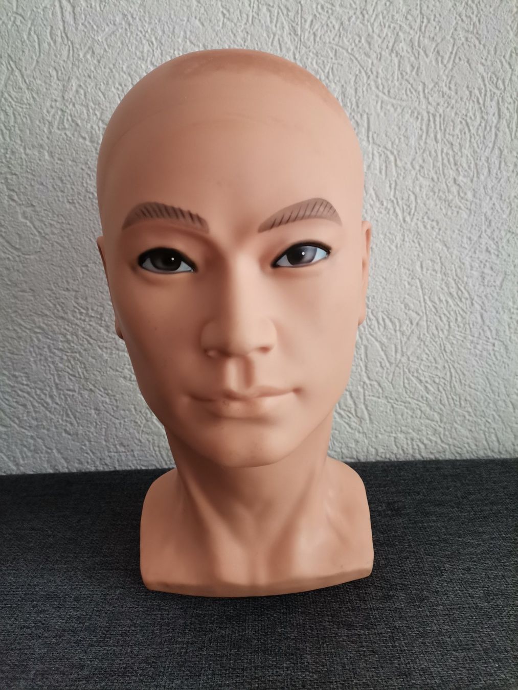 Allestimento di negozi e stand fieristici: Tête de mannequin de présentation coiffures – Usato da Onex venduto da Neimad7