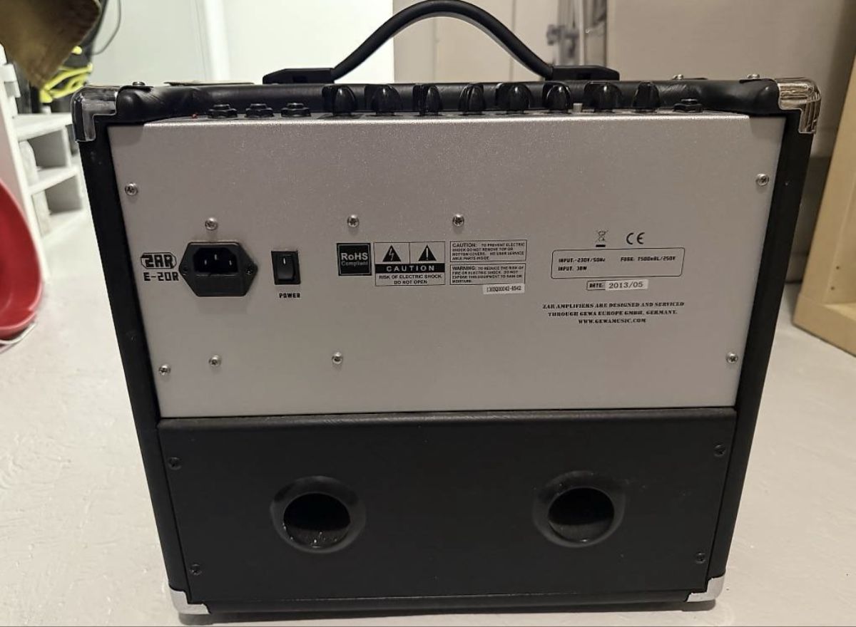 Strumenti musicali: E-Gitarre mit Verstärker – Nuovo (secondo la descrizione) da Basel venduto da len_ydd8 2
