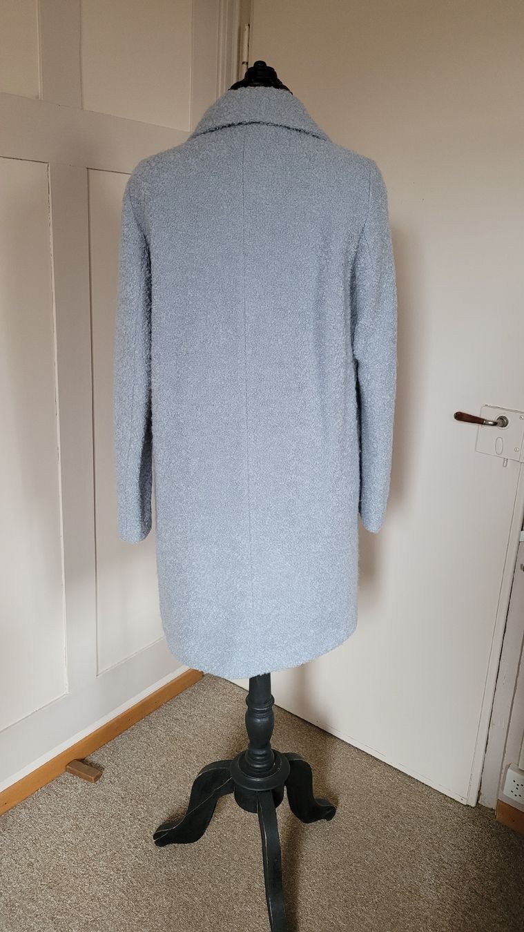 Benetton Cappotti: Benetton Mantel Gr.36 Eisblau Mohair Wolle – Usato da Winterthur venduto da Wohnhaus 2