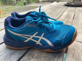 Asics Upcourt 5 Gr. 32.5 Hallenschuh / Turnschuh