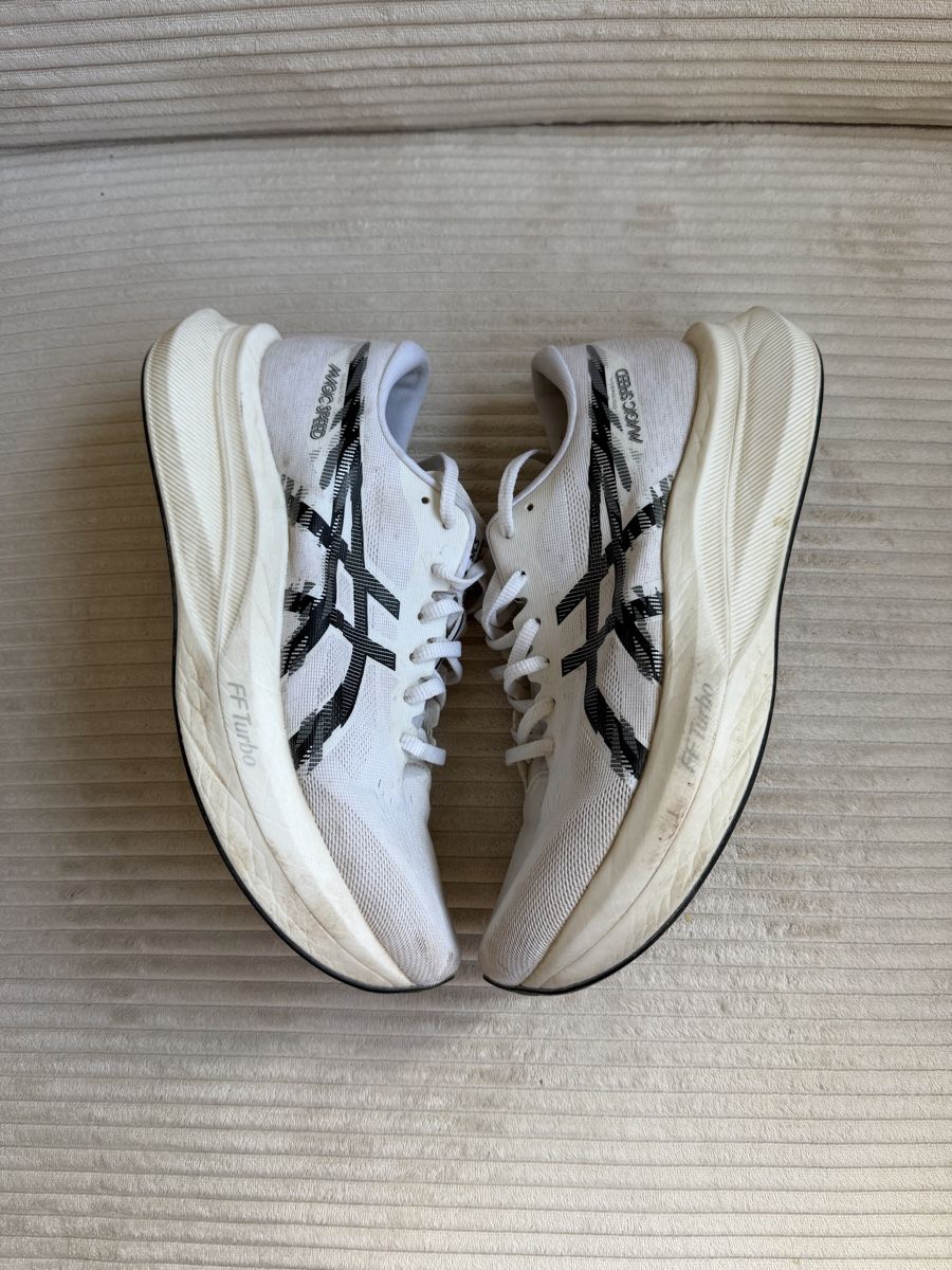 Asics Scarpe da uomo: Asics MagicSpeed 5 - 42 – Usato da Les Acacias venduto da Leotam 3