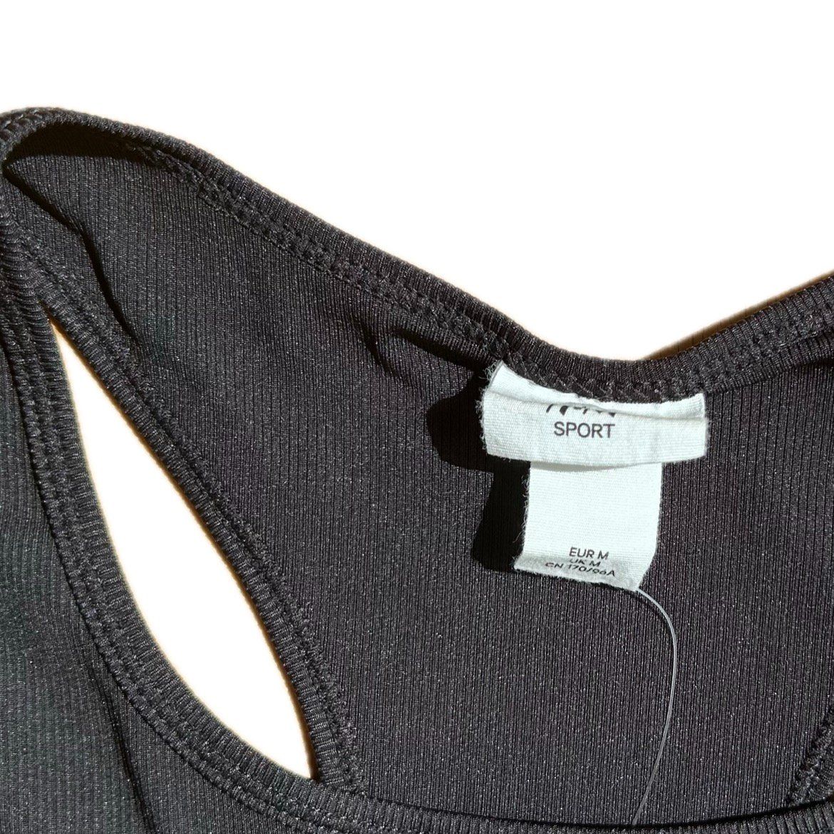 H&M Top: H&M Sport Racerback Top – Usato da St. Gallen venduto da look-twice 4