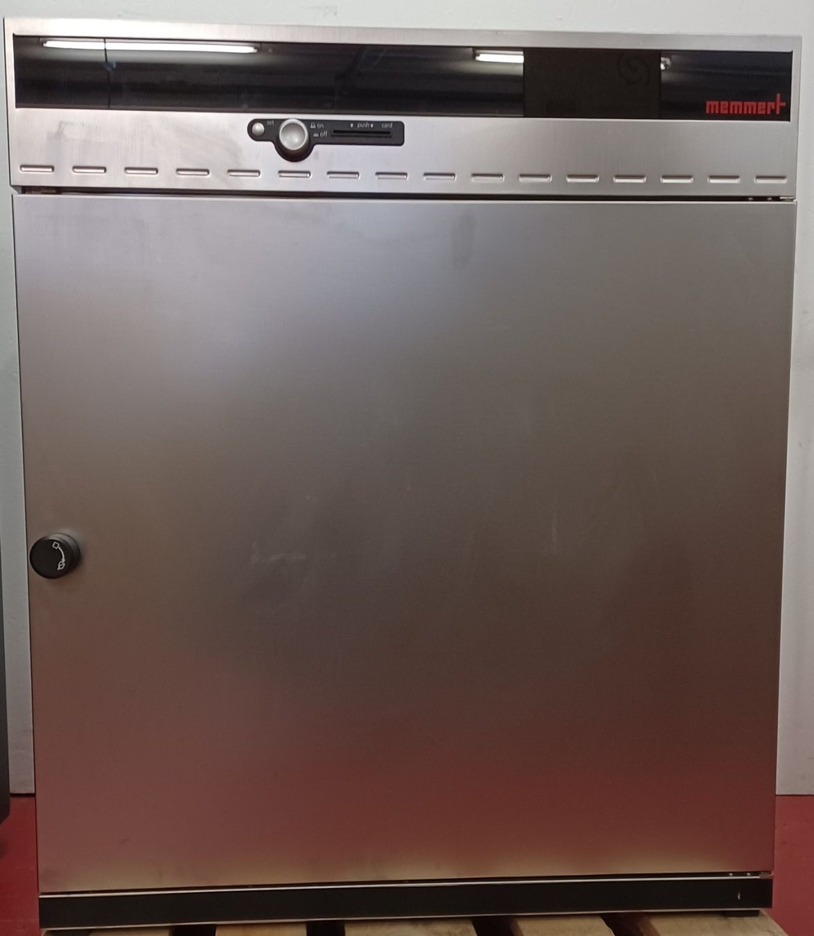 Accessori da laboratorio: Memmert INC246 – Usato da Niederdorf venduto da LeptonAG_Labor