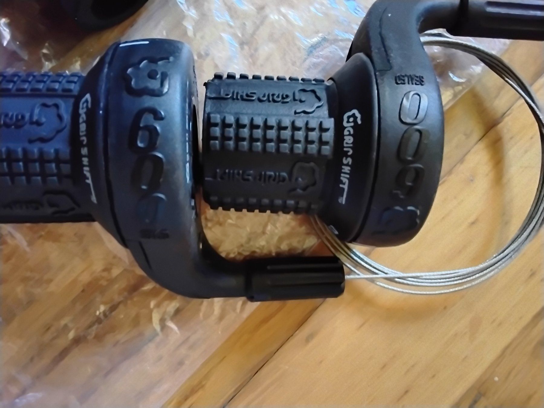 Sram Ersatzteile: Neue Sram Grip Shift SRT-600 3x8fach – Neu (gemäss Beschreibung) aus Lohn-Ammannsegg von analogis 1