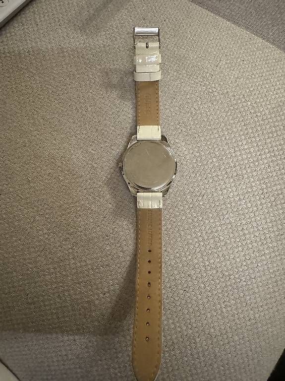 Orologi: Guess Damen Uhr – Usato da Winterthur venduto da mautenin 1