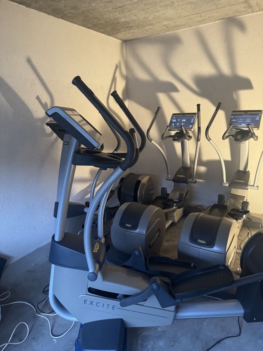 Technogym Hometrainer: Technogym Crosstrainer ( Professionell) – Usato da St. Margrethen SG venduto da taf_alb 2