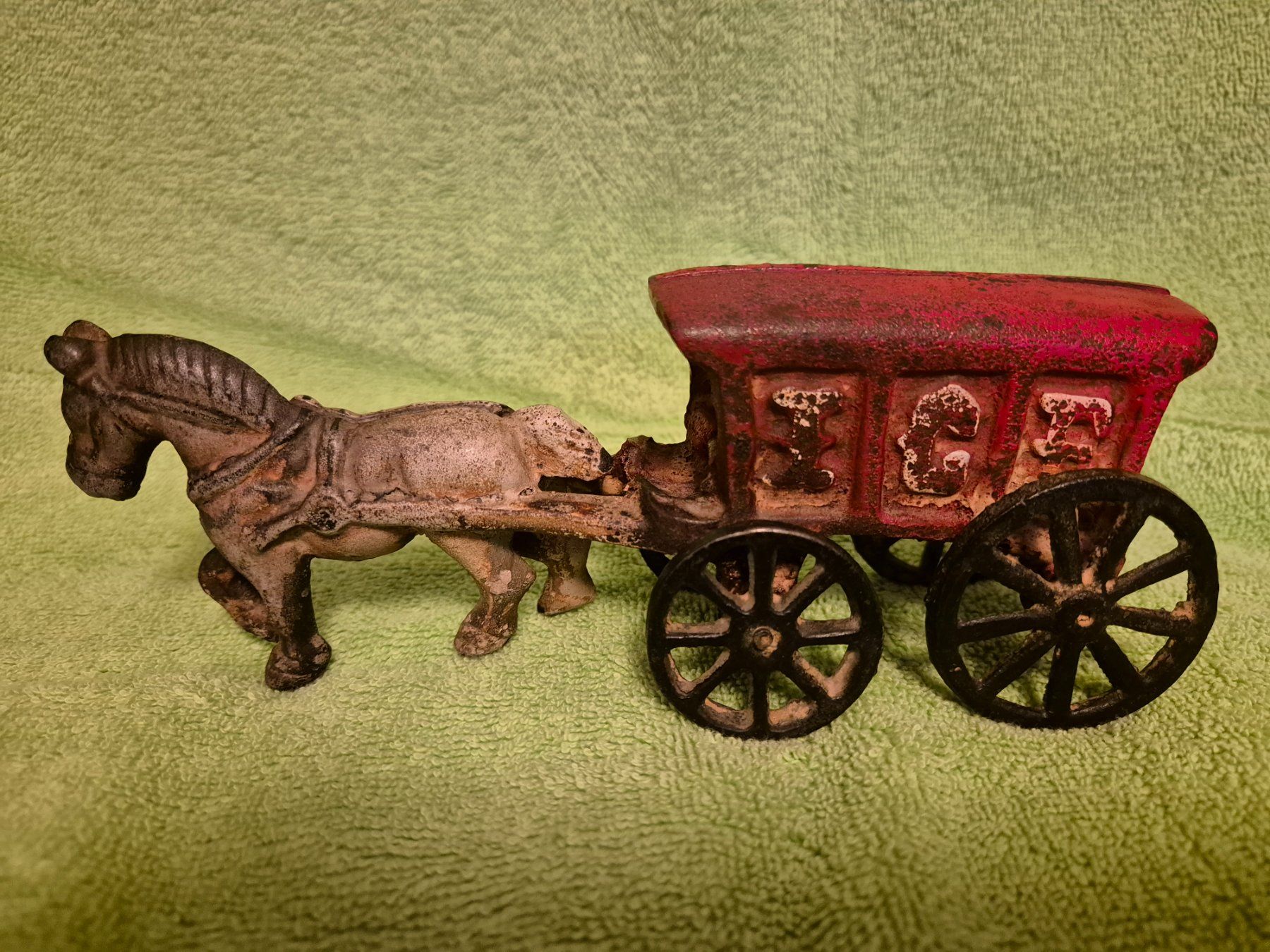 Jouets: Pferd mit Wagen – D'occasion à Basel par Tatura