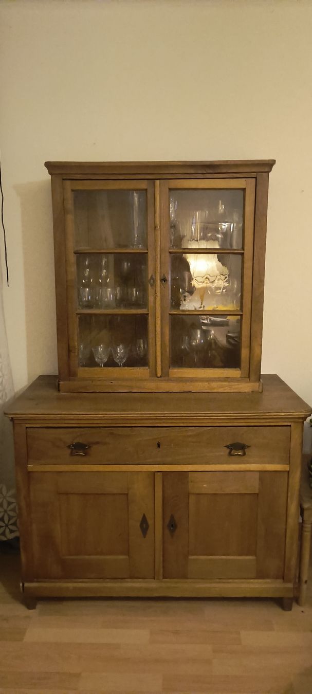 Armadi: Biedermeier-Aufsatzvitrinenschrank – Usato da schaffhausen venduto da walu
