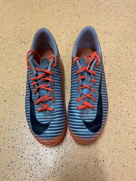 Scarpe da uomo: Chaussures de foot Nike CR7 taille 38,5 – Usato da Poliez-le-Grand venduto da Mims82 1