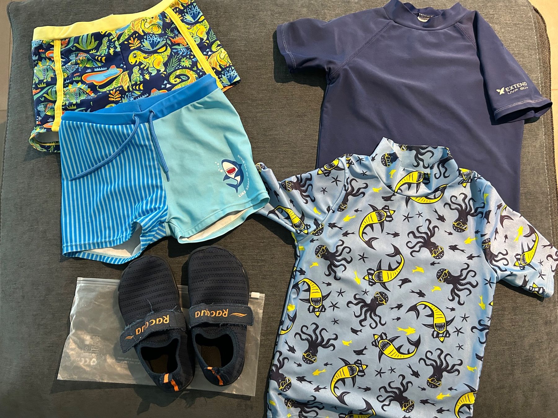 Badehosen: Kinderkleiderpaket Badekleider Gr. 116-122 – Gebraucht aus Boniswil von sim_7zhp 2