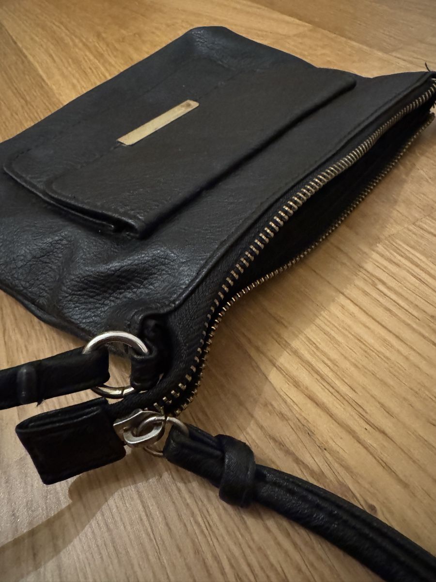 Taschen für Damen: Handtasche, schwarz, Kunstleder – Neu (gemäss Beschreibung) aus Luzern von emm_nw8g 1