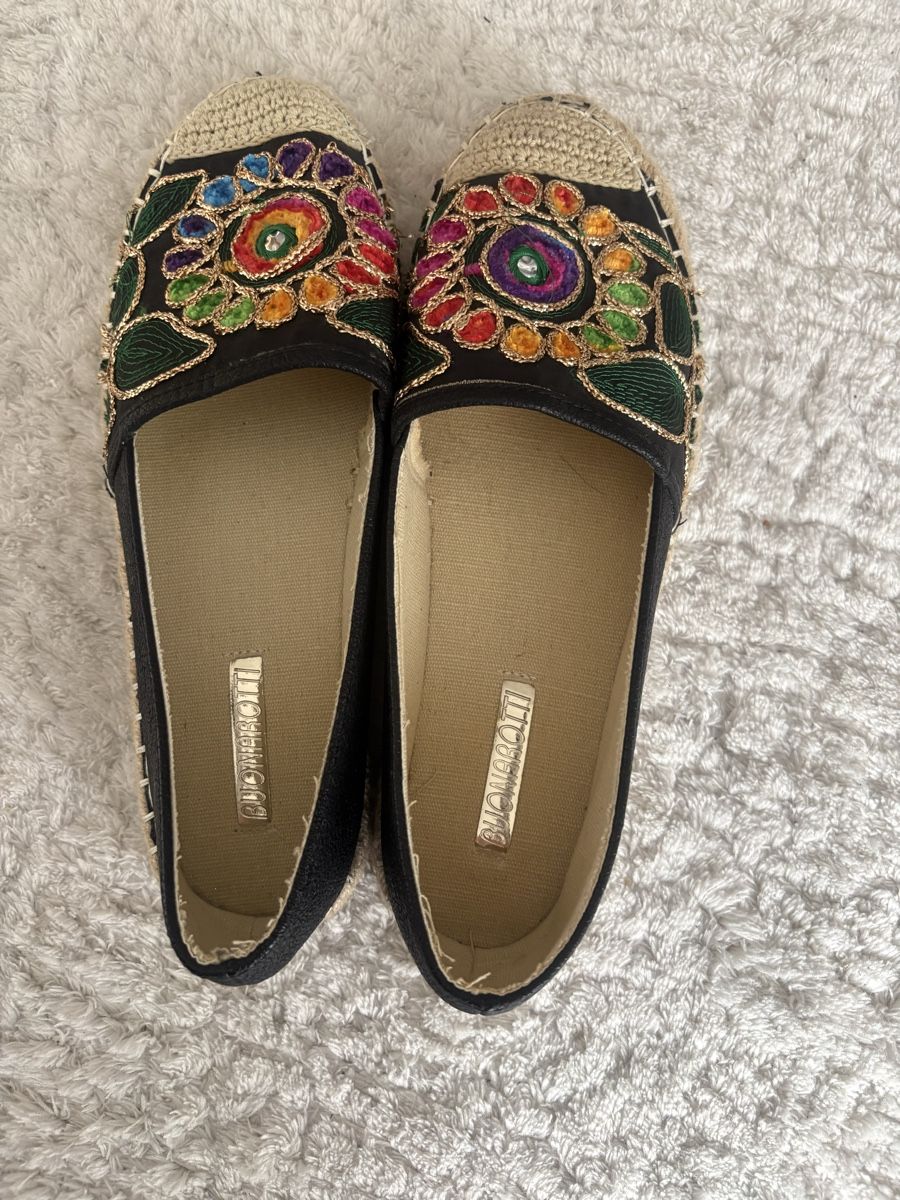 Scarpe da donna: Sommer Espadrilles, Blumendesign, Grösse 40 – Usato da Greifensee venduto da Habkern 3