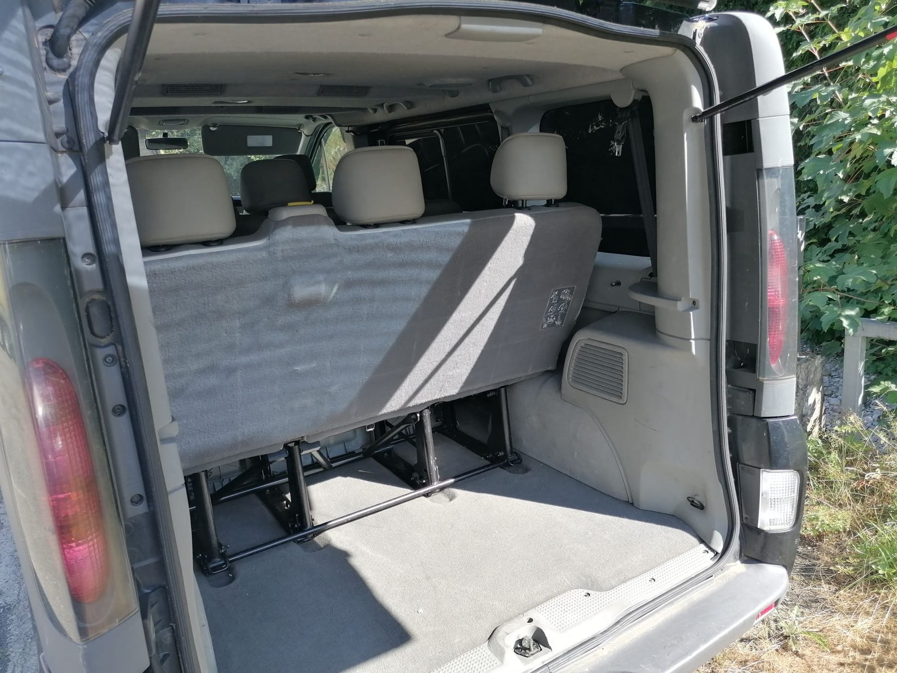 Opel Automobili: Opel Vivaro 7Plätzer – Usato da Sumiswald venduto da bana81 3