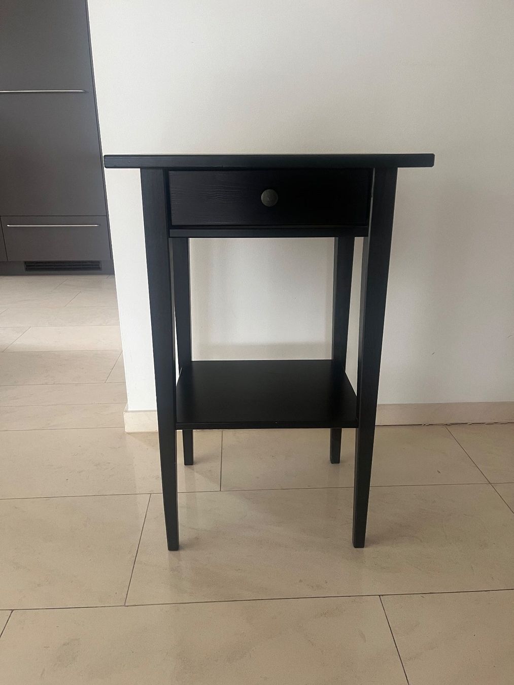 Ikea Tables de nuit: Hemnes Nachttisch Ikea – D'occasion à Brugg AG par amambay