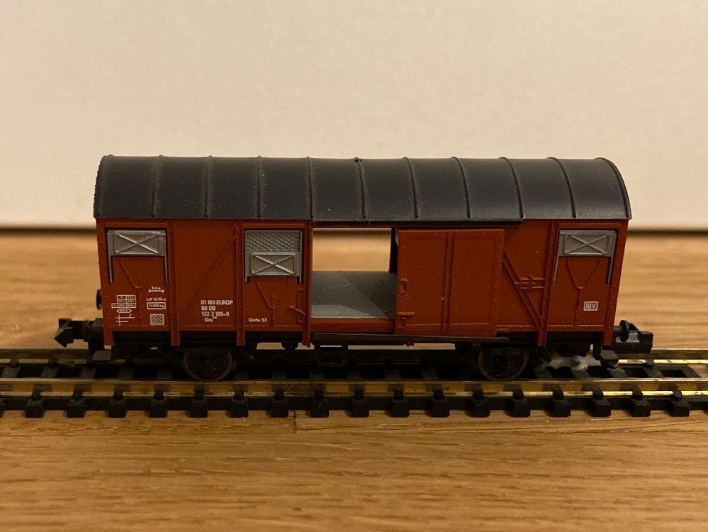 Fleischmann Modellini di ferrovie: Fleischmann 8330 Gedeckter Güterwagen – Nuovo (secondo la descrizione) da Schlierbach venduto da Look8 3