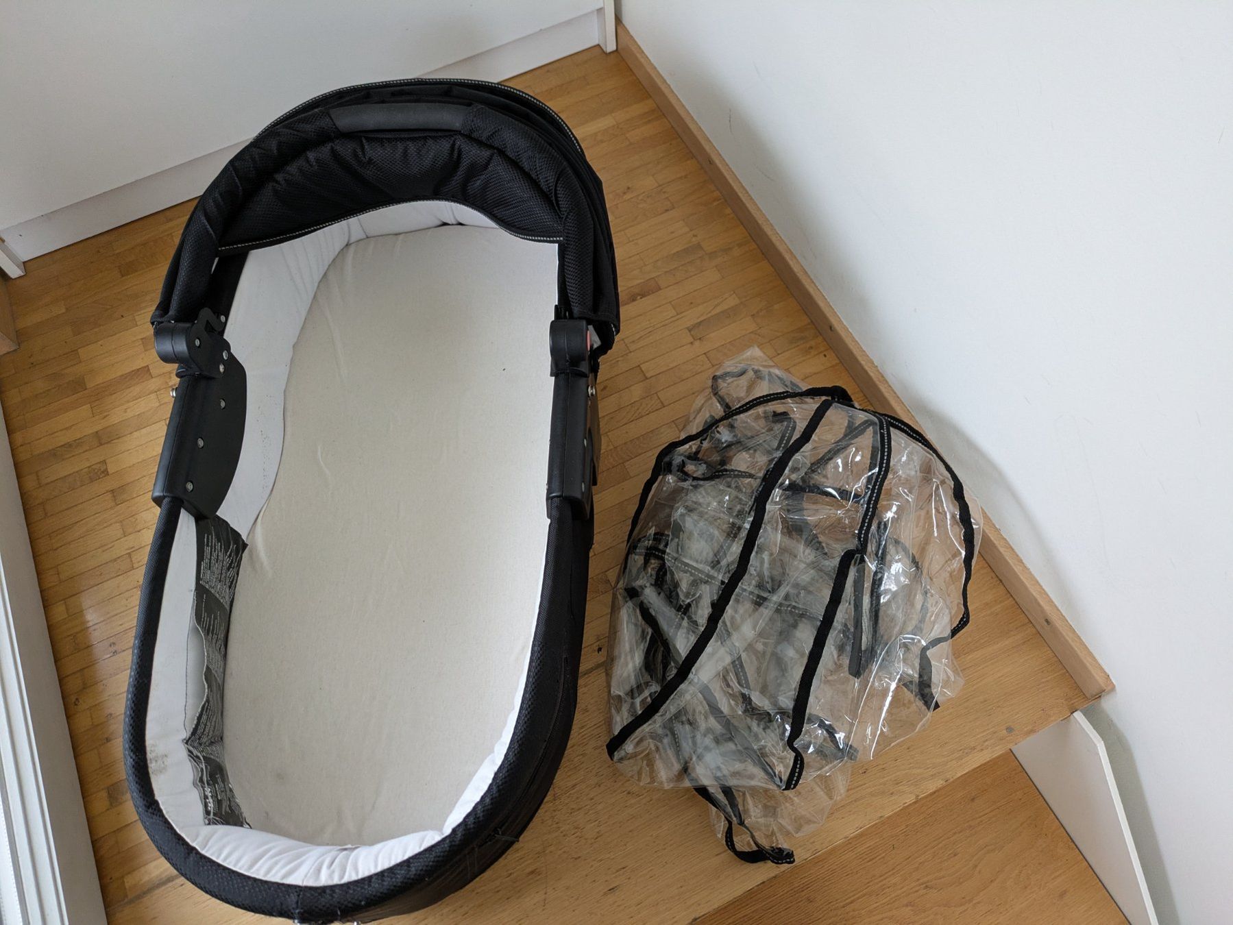 Tfk Carrozzine: TFK Babyschale – Usato da Winterthur venduto da Dingsbums7 5