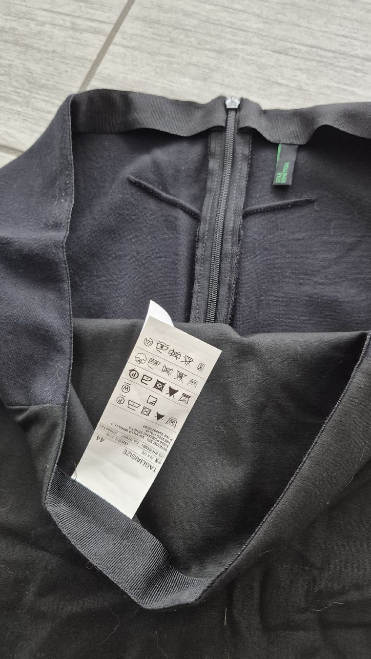 Benetton Gonne: 2 gonne benetton taglia I 44 – Usato da Riazzino venduto da RagusaM 2