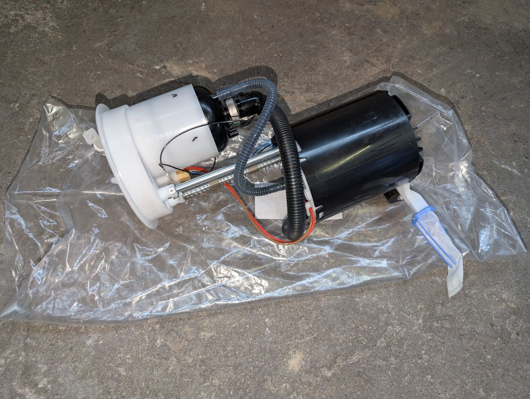 Tutti pezzi di ricambio auto: Benzinpumpe Ford S-MAX – Nuovo (secondo la descrizione) da Siebnen venduto da Auto007