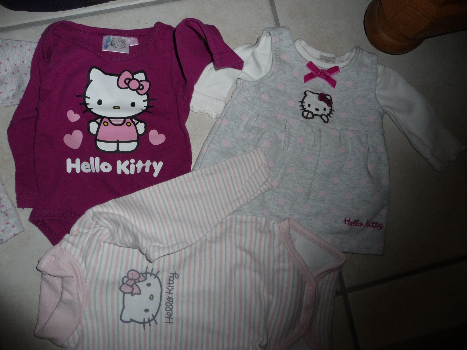 Hello Kitty Lotti & Set di vestiti: Bebekleidli Gr. 56-68 Hello Kitty – Nuovo (secondo la descrizione) da Kirchberg BE venduto da lavendel02 1