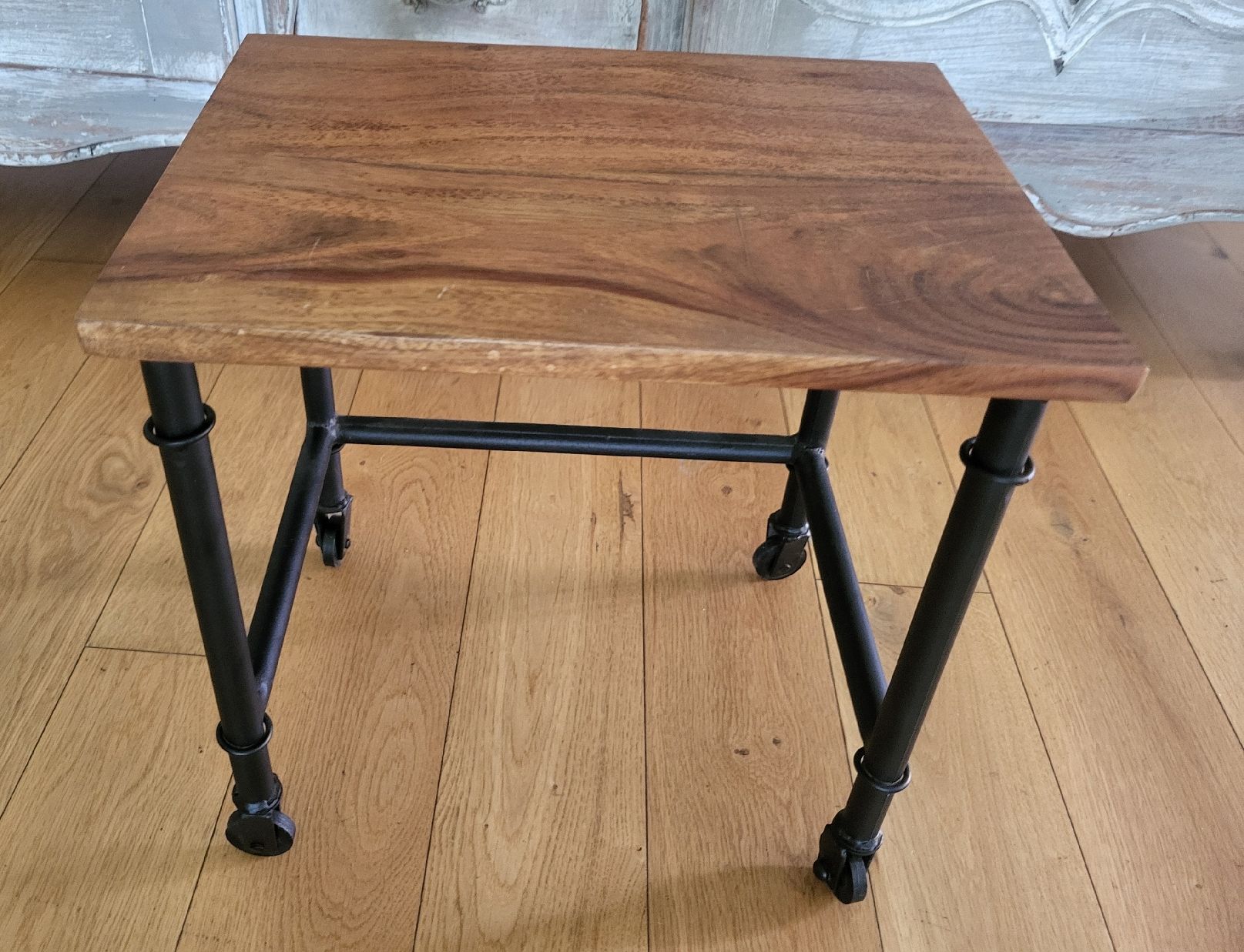 Tables: Kleinmöbel Industri Look Blumentischli – Neuf (Voir description) à Gutenswil par ghekko88 4
