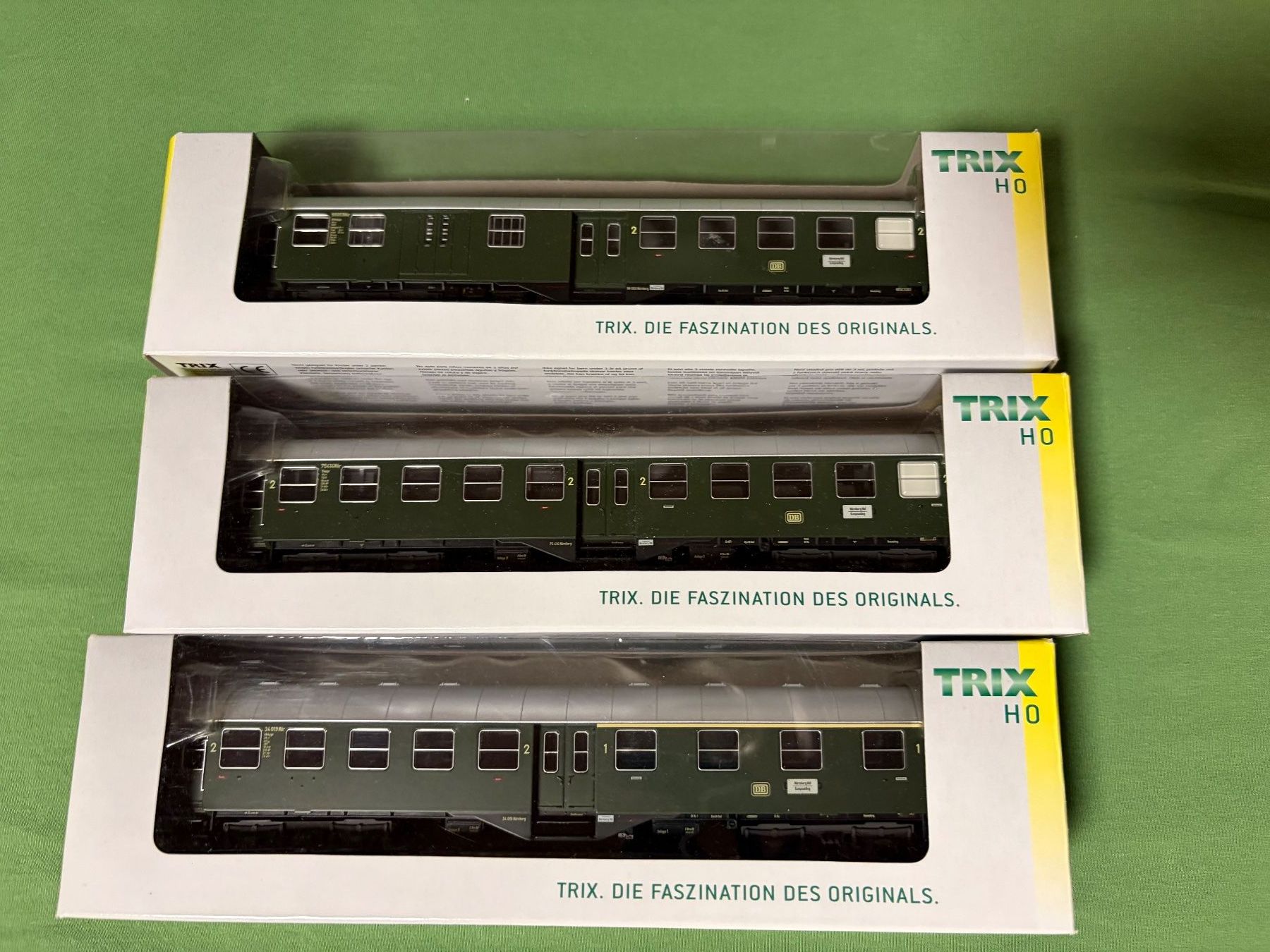 Trix Modellini di ferrovie: 3 Personenwagen Trix der DB – Nuovo e nell'imballaggio originale da Oeschgen venduto da franz9