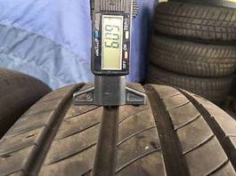 Pneus été Michelin 235/60R17, bon état, 2 pièces, CHF 100.-