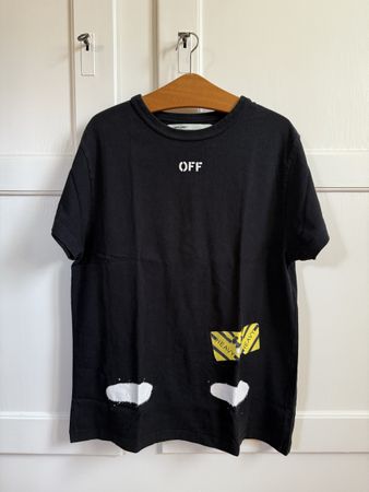 OFF- WHITE T-Shirt