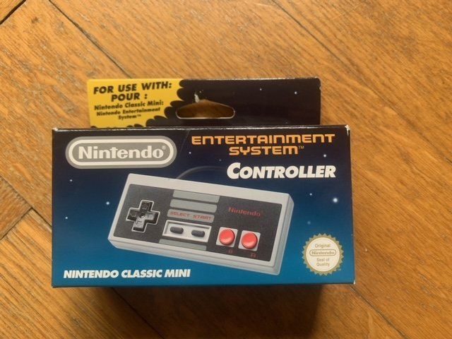 Nintendo Controller: Original NES min classic controller – Neu und originalverpackt aus Bern von