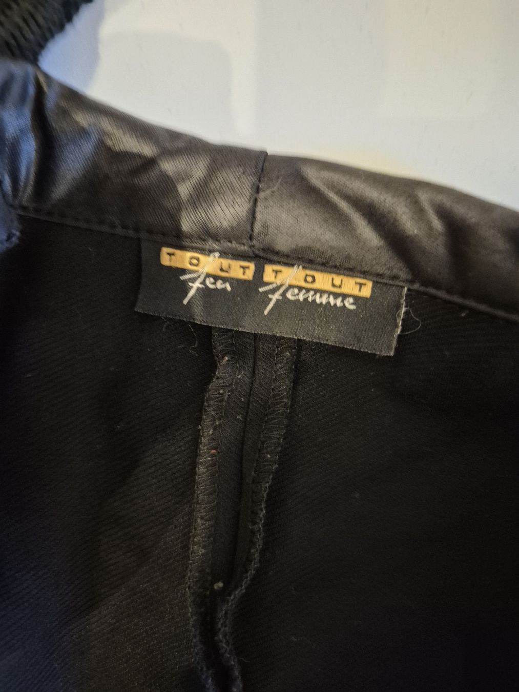 Jacken: Schicker Blazer, tailliert, Schwarz, Grösse 38 – Gebraucht aus La Neuveville von Vestiaire_2011 1